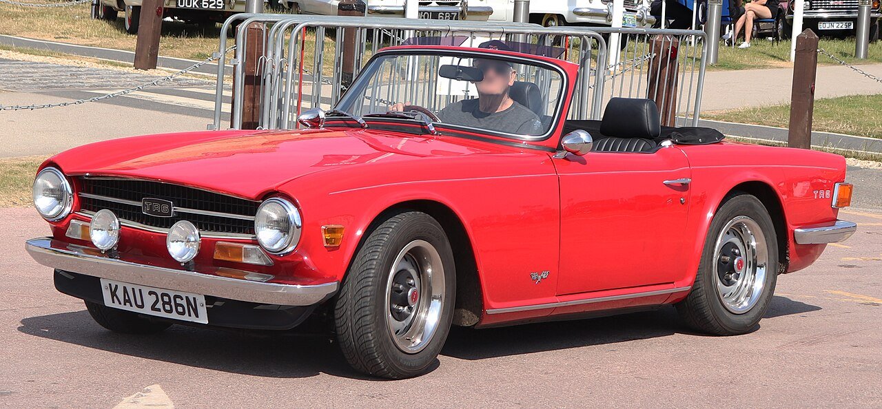 Triumph TR6 Родстер