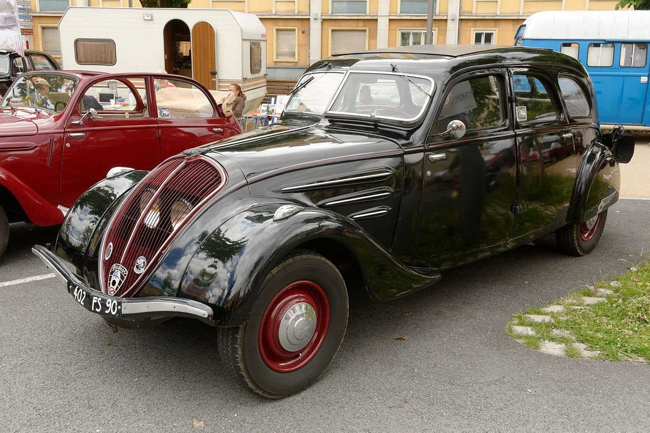 Peugeot 402 Седан
