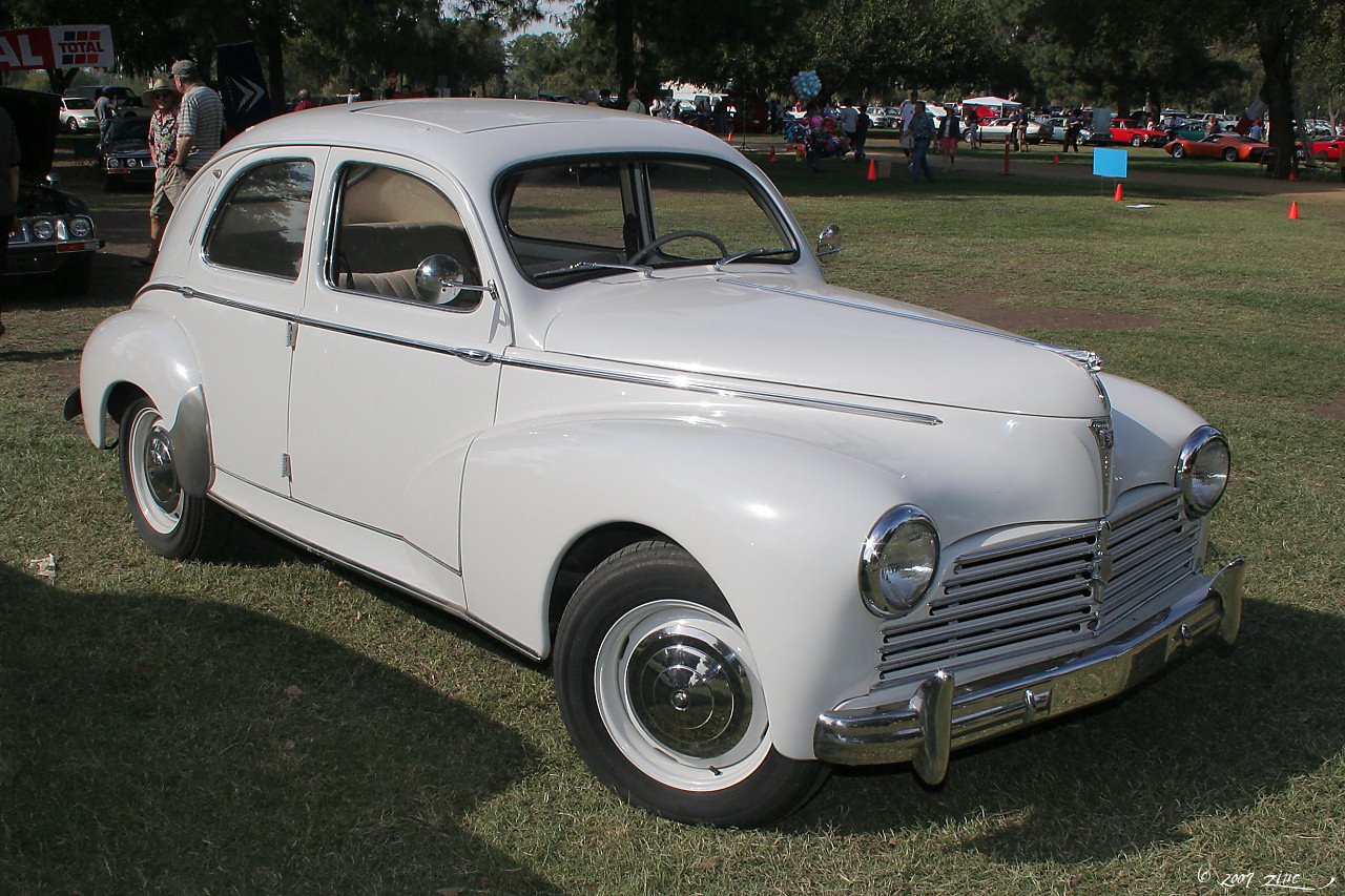 Peugeot 203 Седан