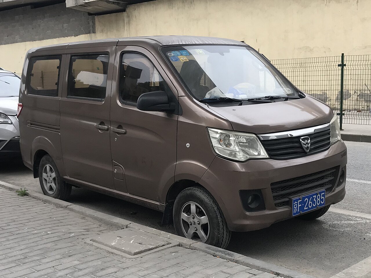 Hafei Zhongyi V5 Минивэн