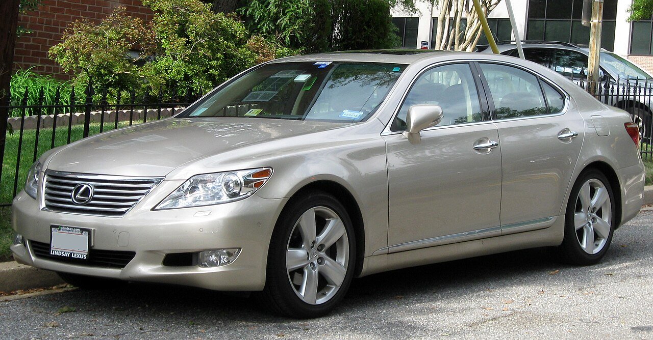 Lexus LS Седан