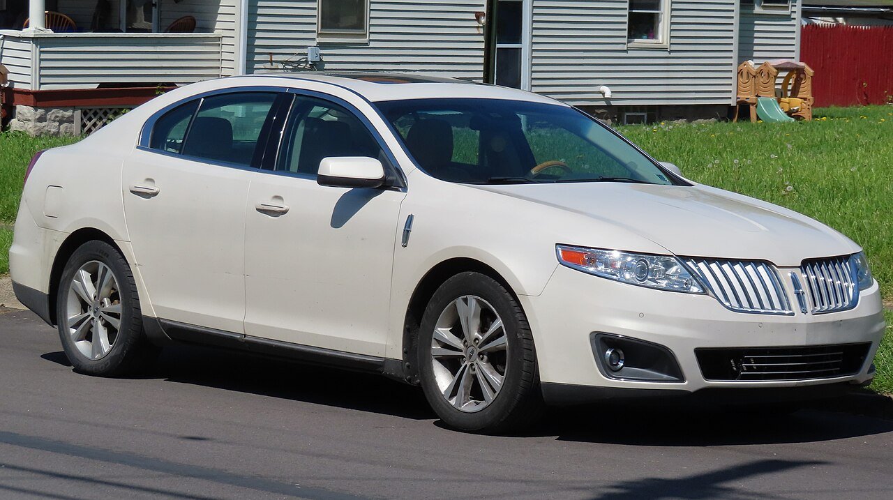 Lincoln MKS Седан