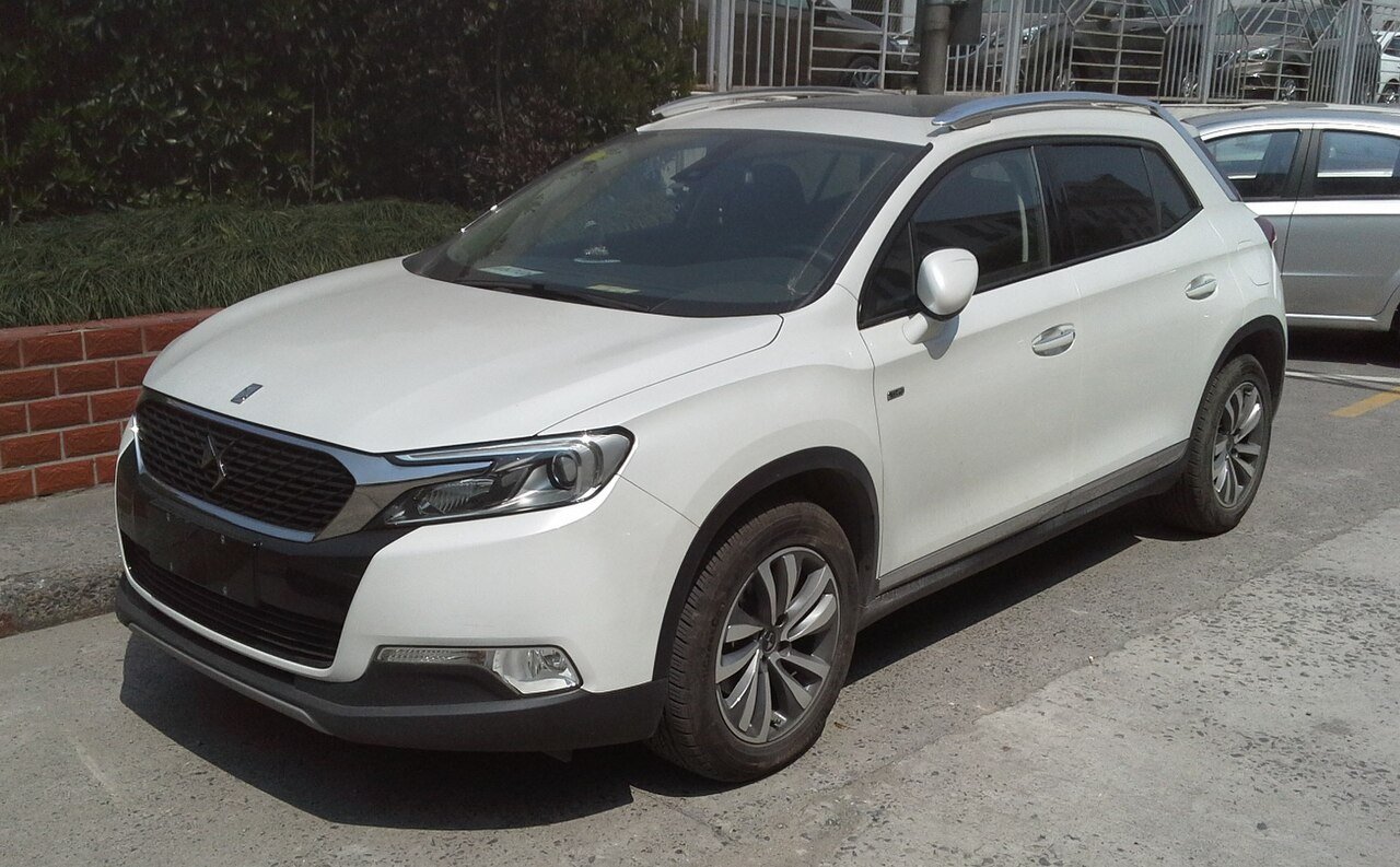 DS 6 Внедорожник (5 дв.)