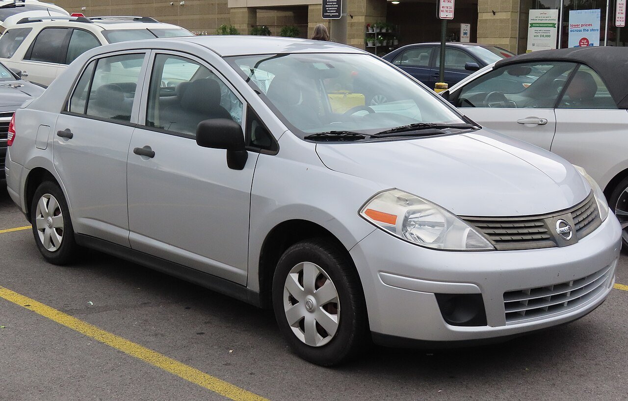 Nissan Versa Седан