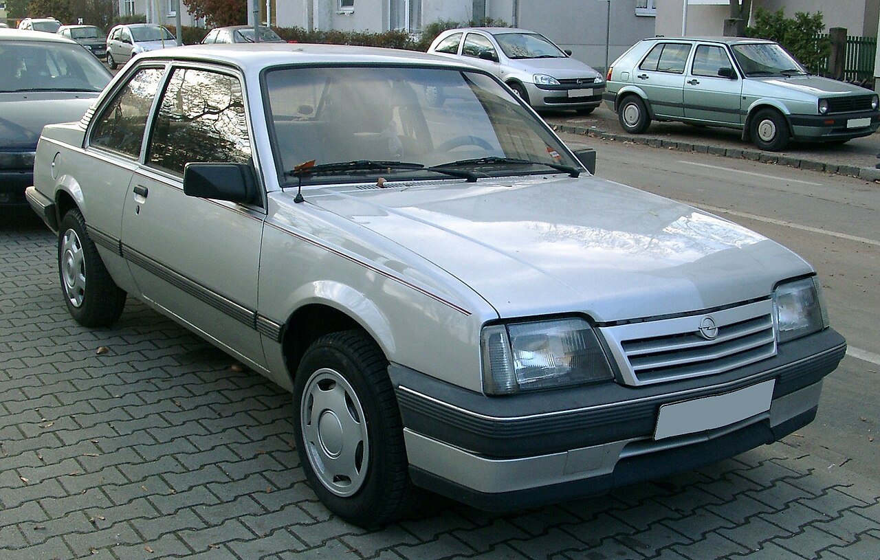 Opel Ascona Седан