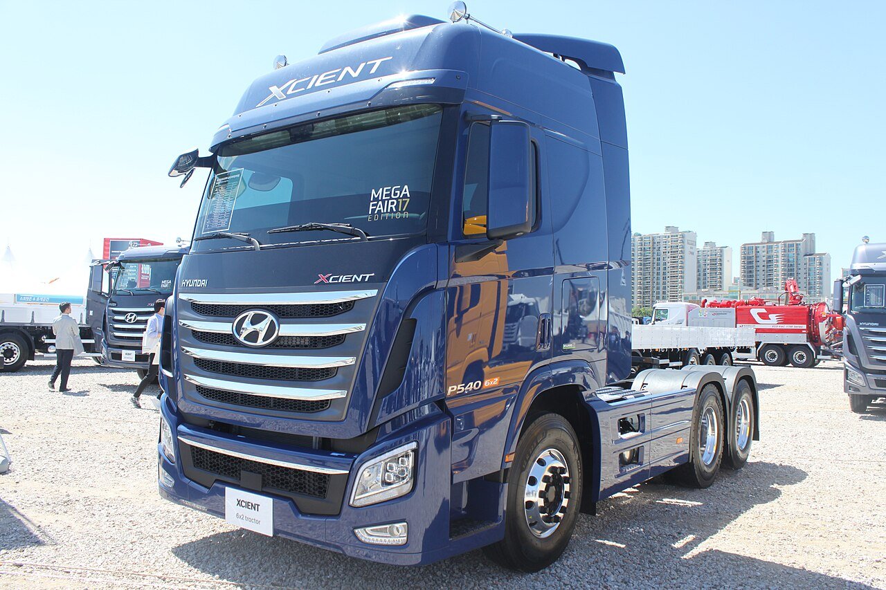 Hyundai Xcient Тягач