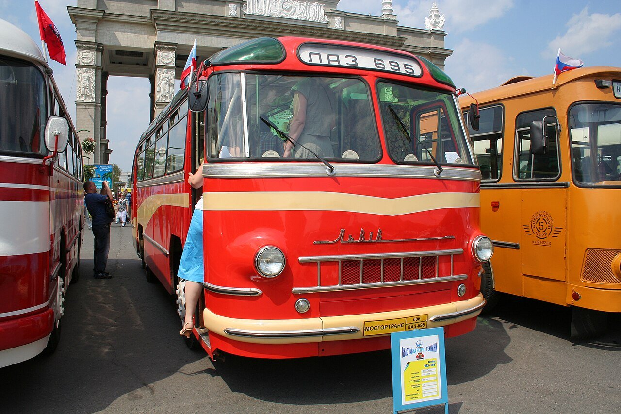 ЛАЗ 695 Автобус пригородный