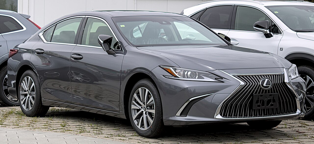 Lexus ES Седан
