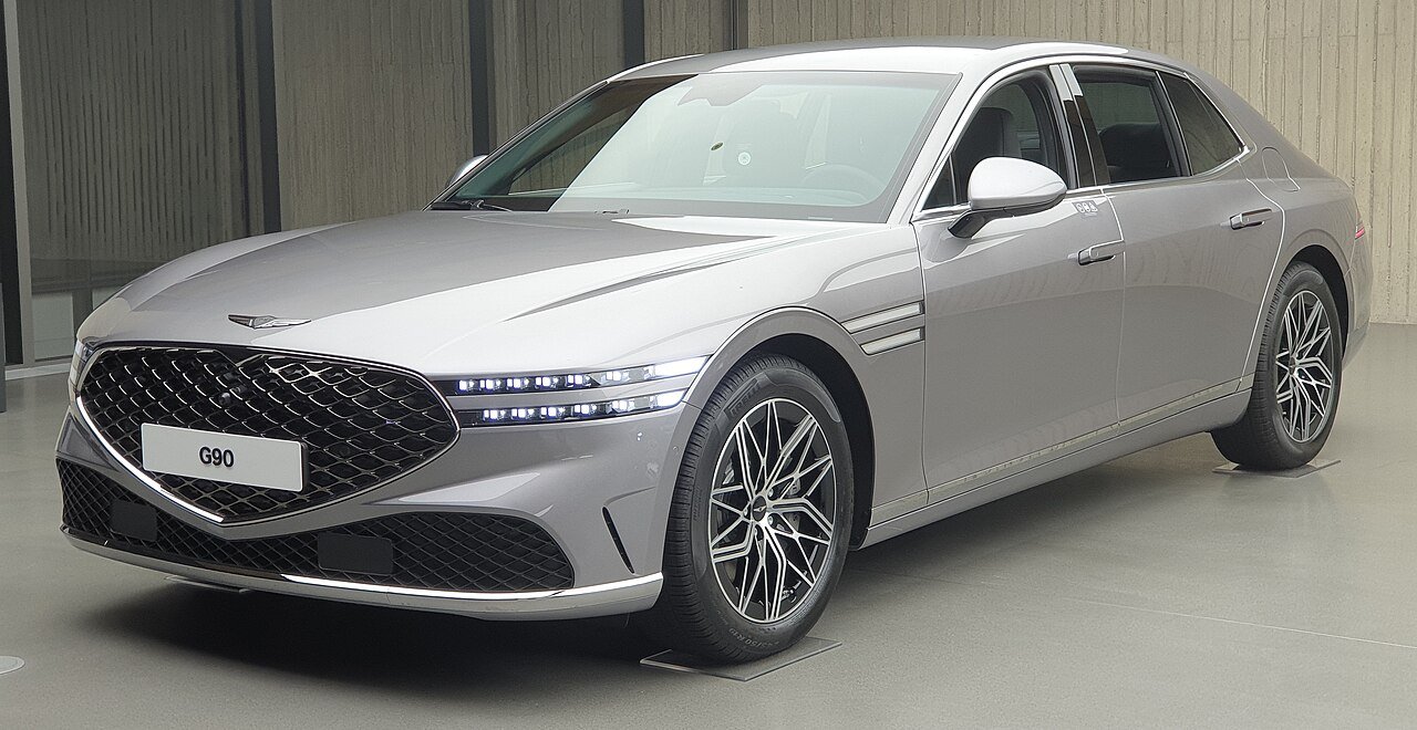 Genesis G90 Седан