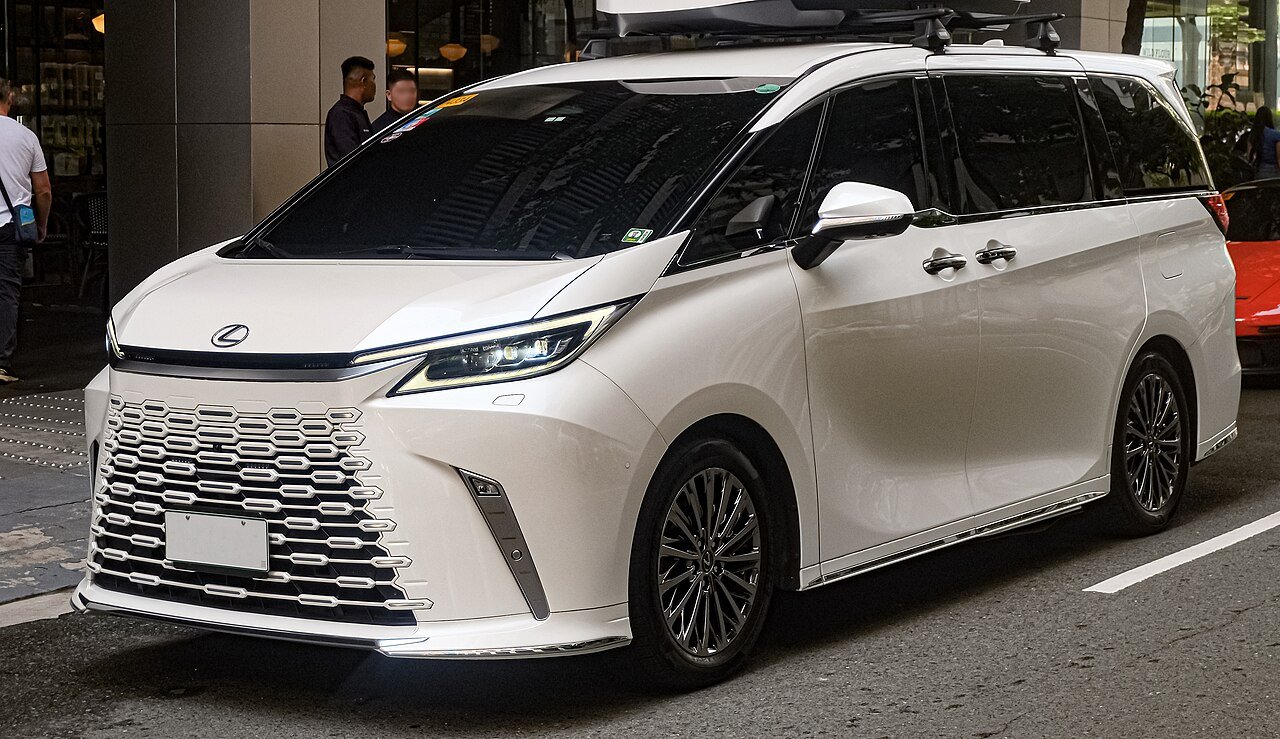 Lexus LM Минивэн