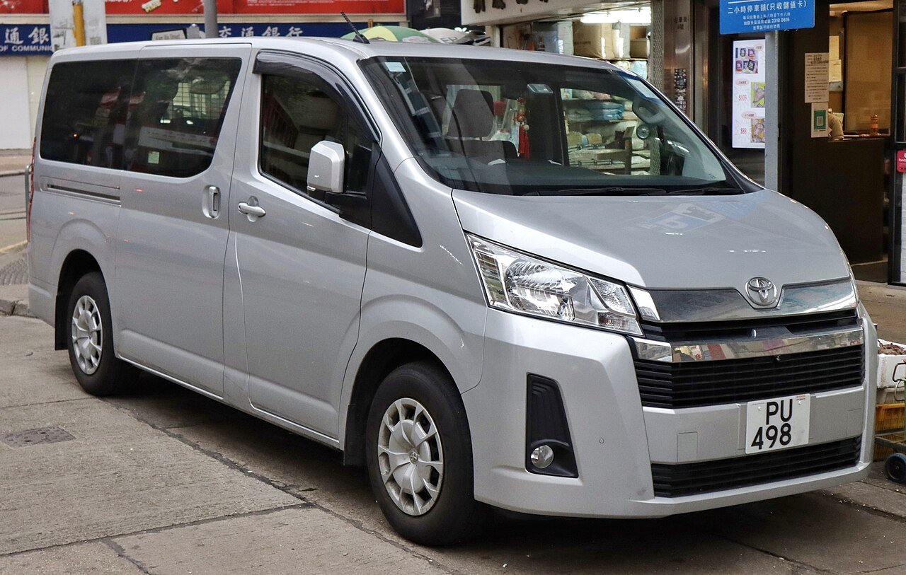 Toyota Hiace Минивэн