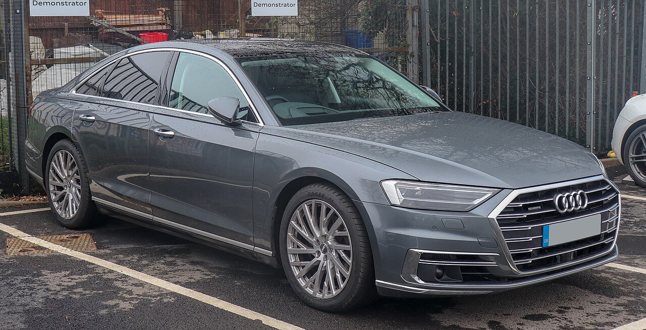 Audi A8 Седан