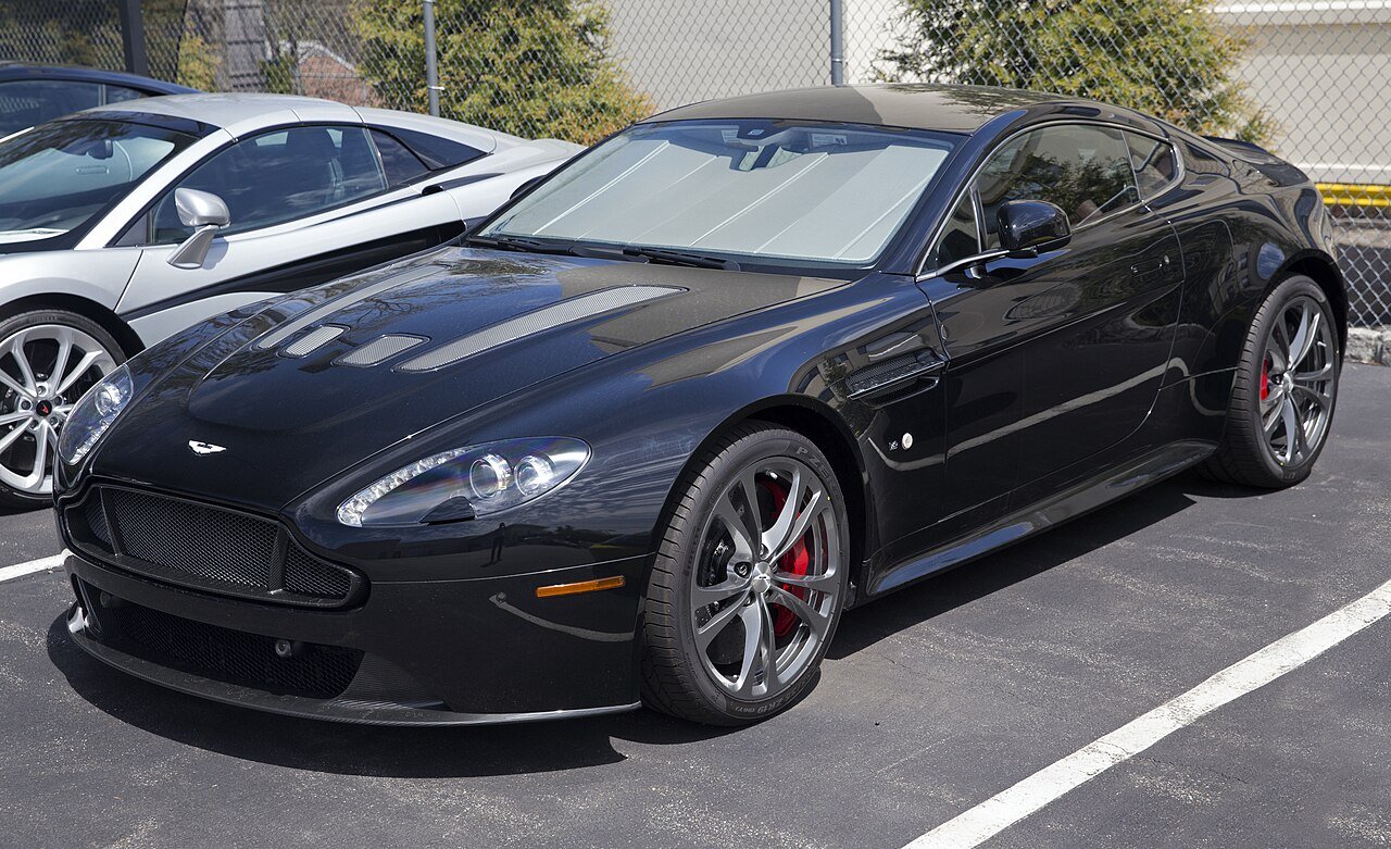 Aston Martin V8 Vantage Купе
