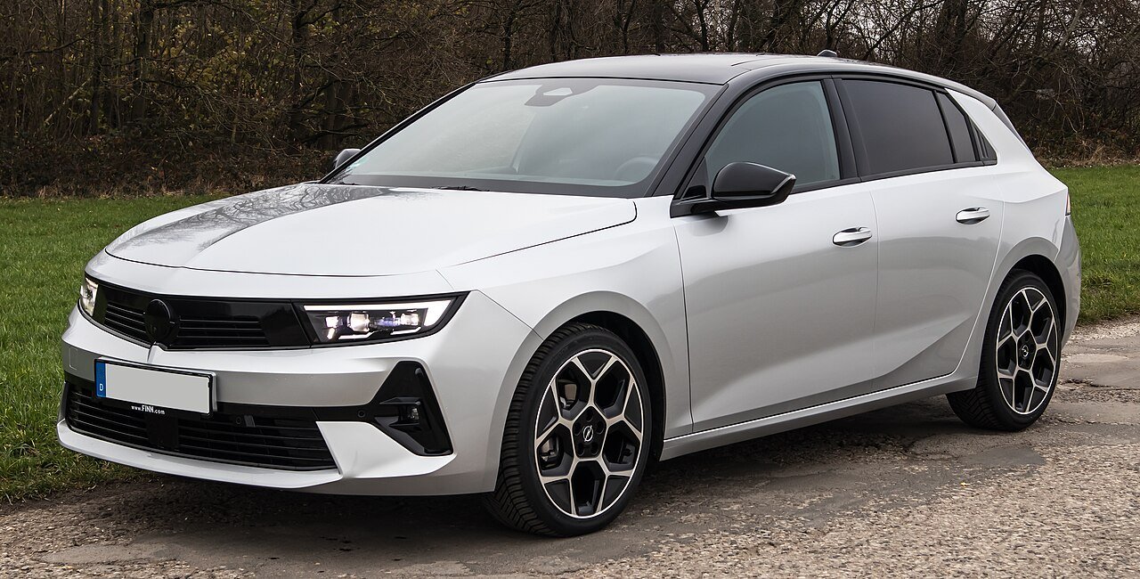 Opel Astra Седан