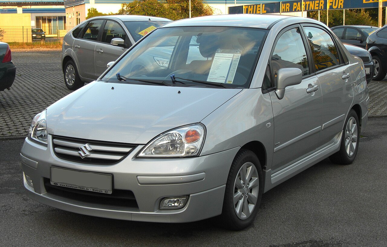 Suzuki Liana Седан