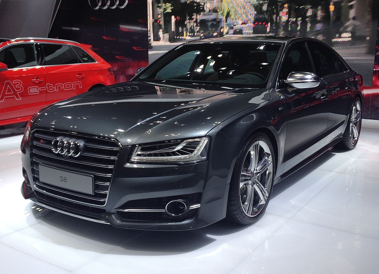 Audi S8 Седан