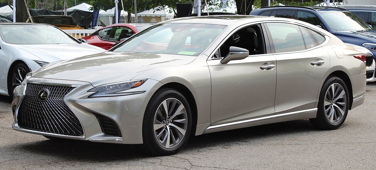 Lexus LS Седан