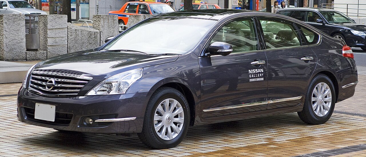 Nissan Teana Седан