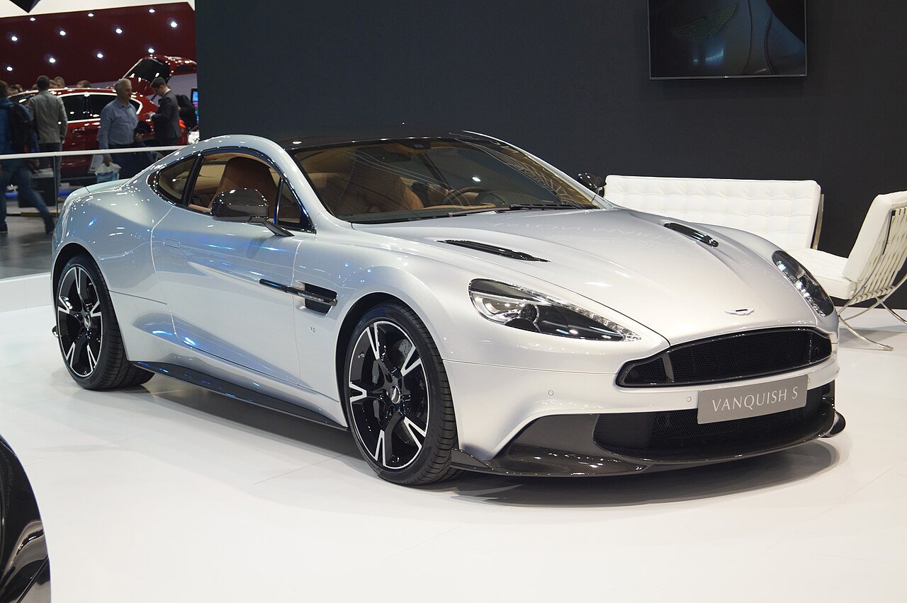 Aston Martin V12 Vanquish Купе