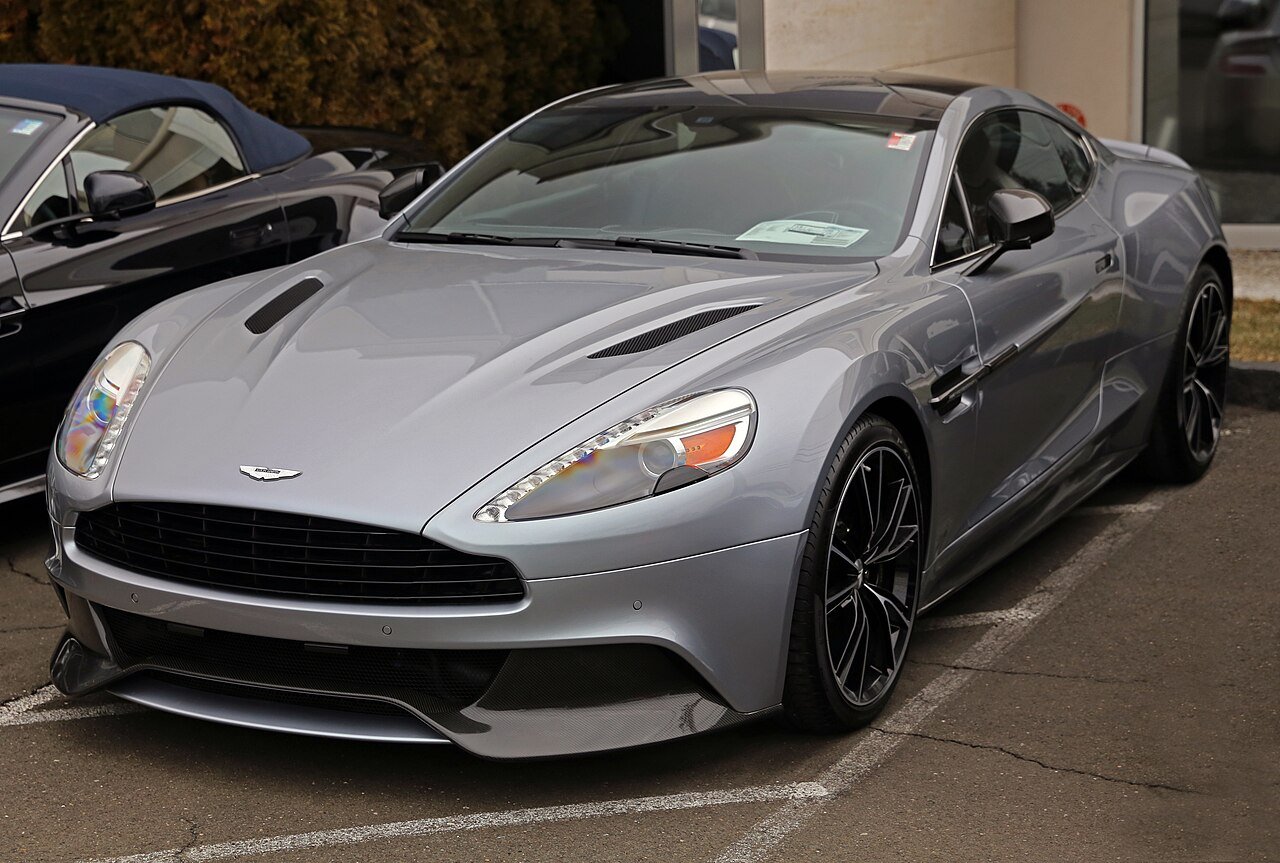 Aston Martin V12 Vanquish Купе