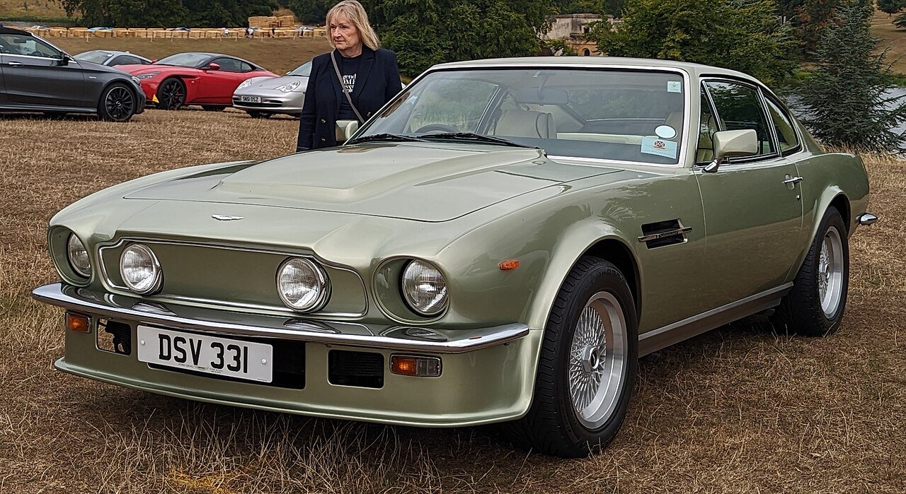 Aston Martin V8 Vantage Кабриолет