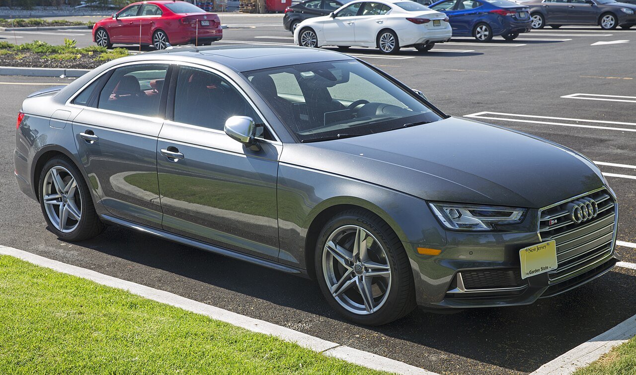 Audi S4 Универсал (5 дв.)