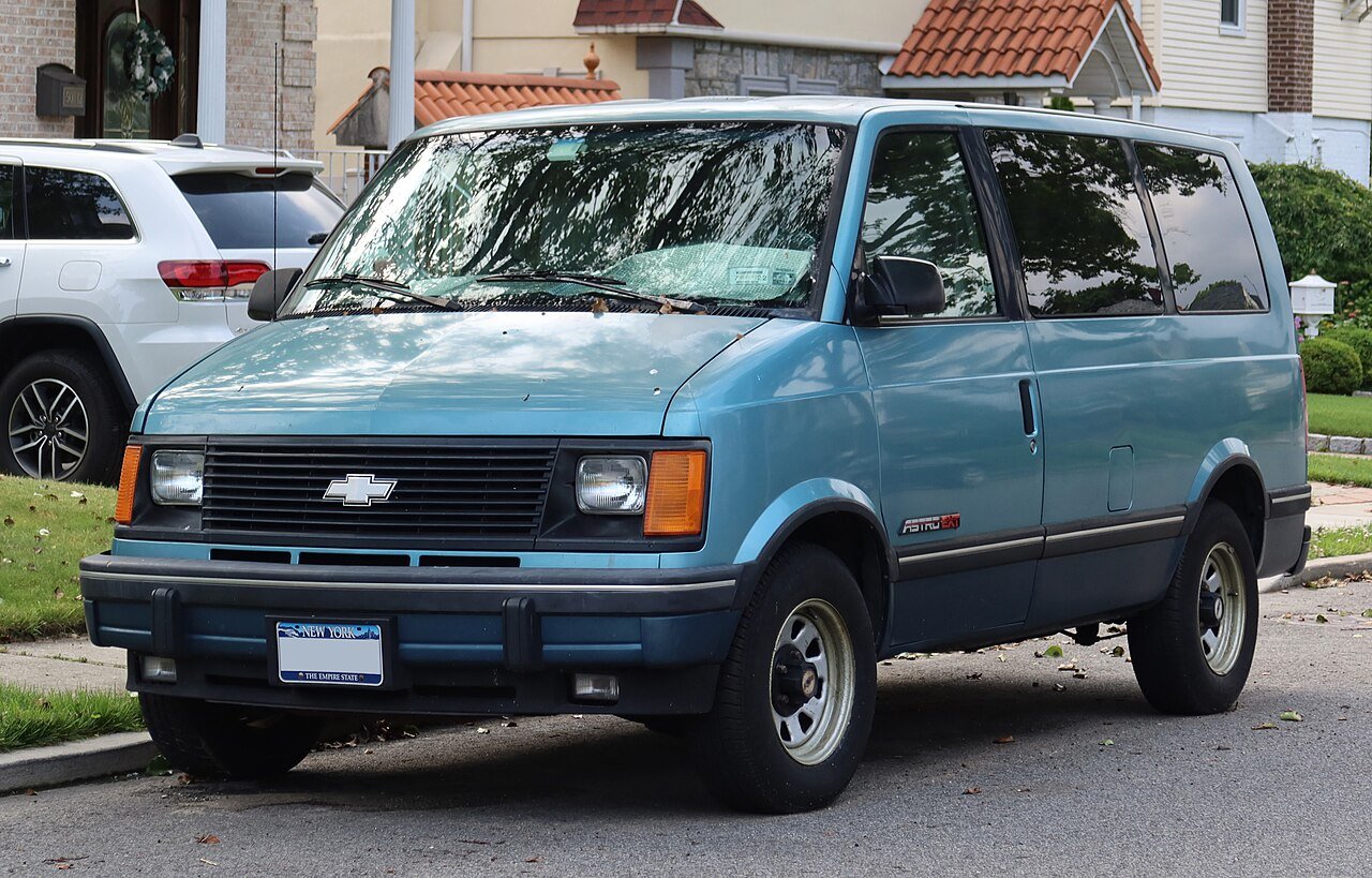 Chevrolet Astro Минивэн