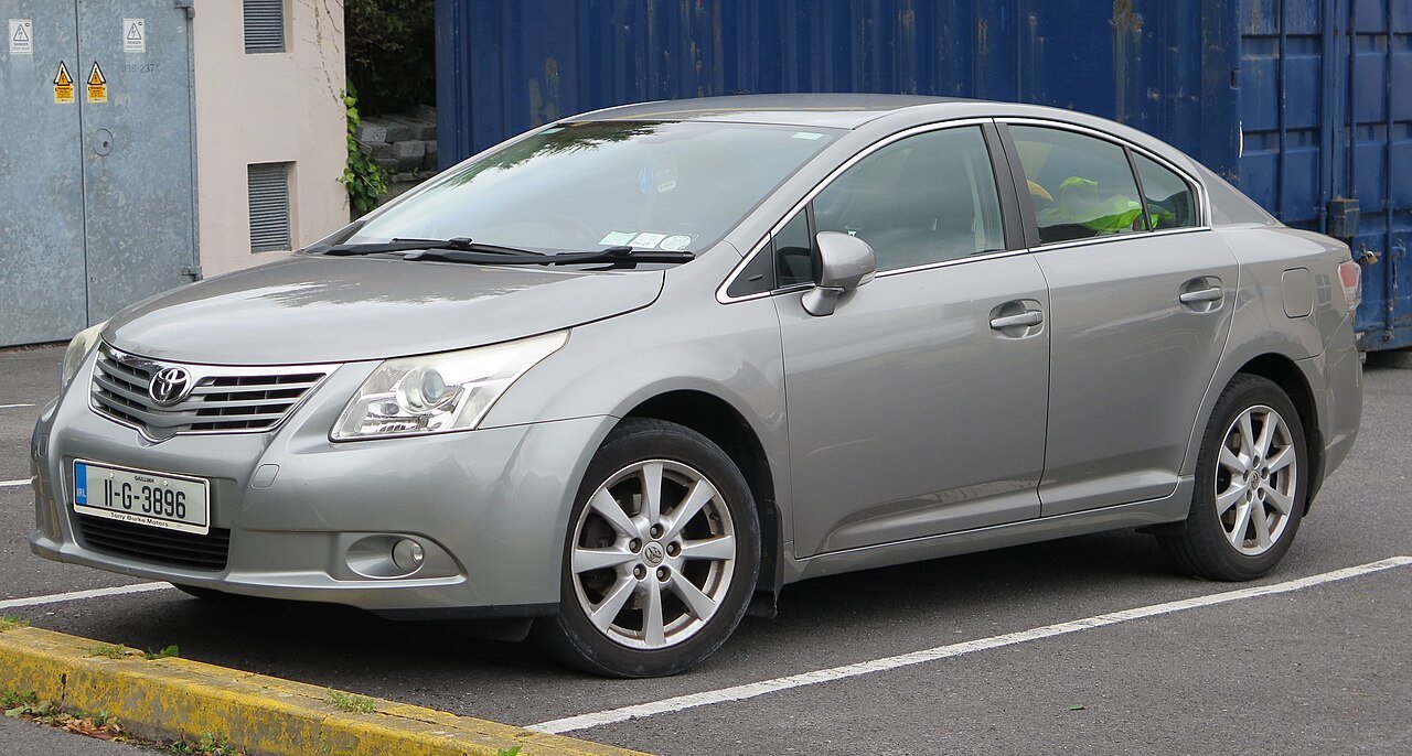 Toyota Avensis Хэтчбек (5 дв.)