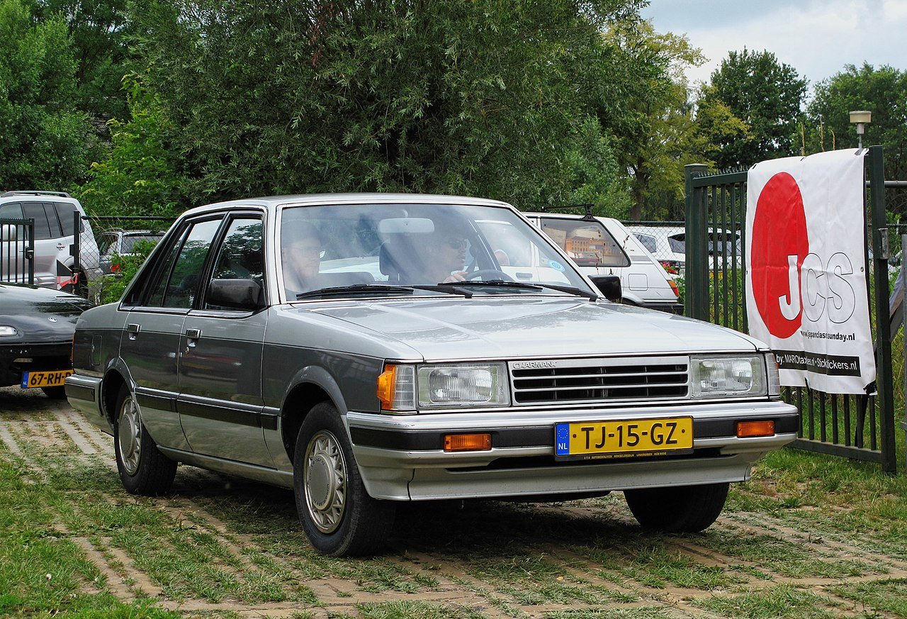 Daihatsu Charmant Седан