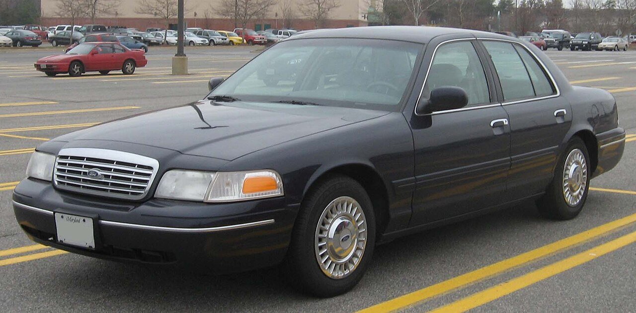 Ford Crown Victoria Седан