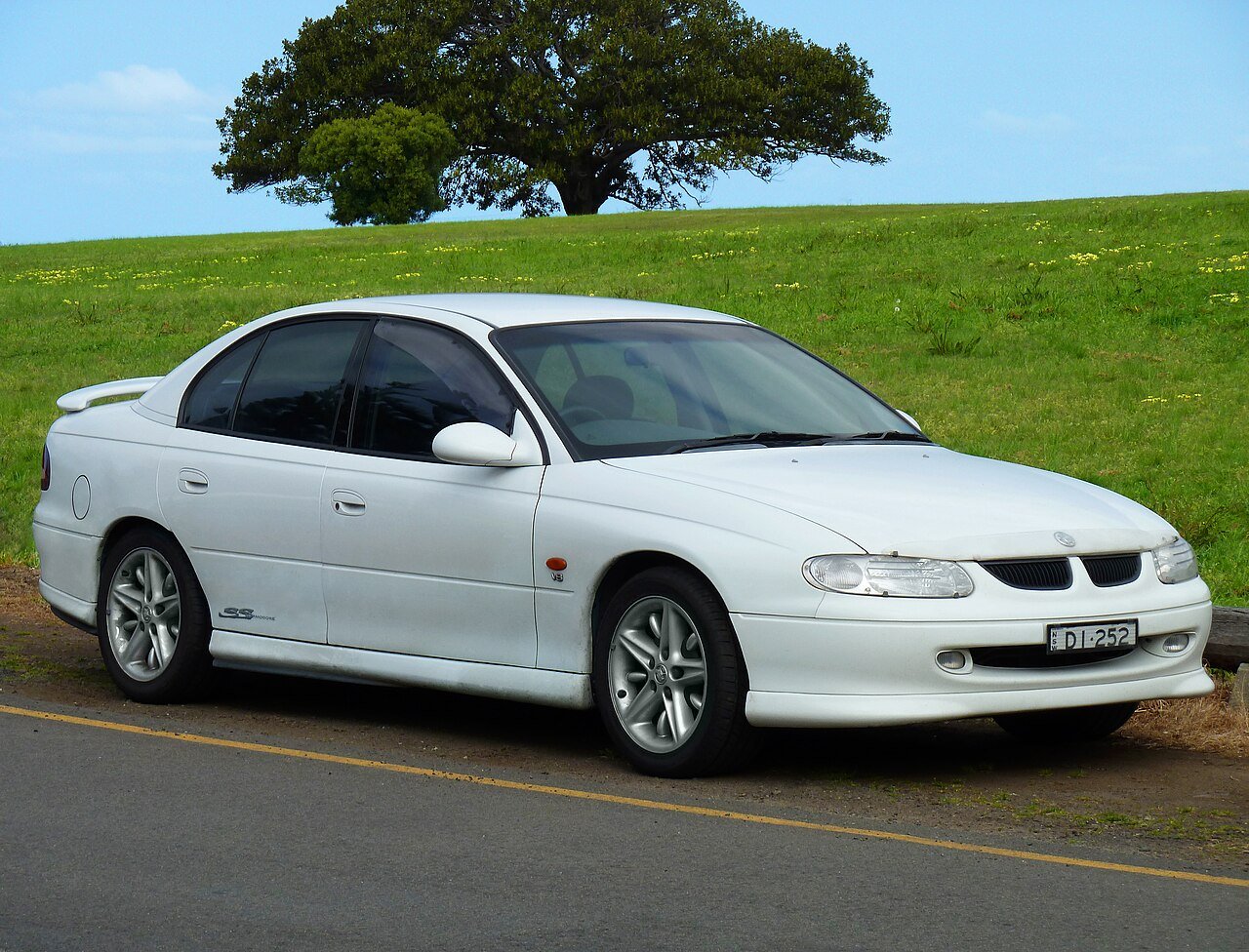 Holden Commodore Универсал (5 дв.)