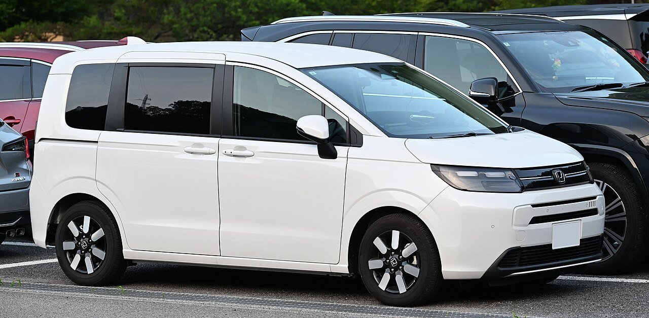 Honda Freed Микровэн