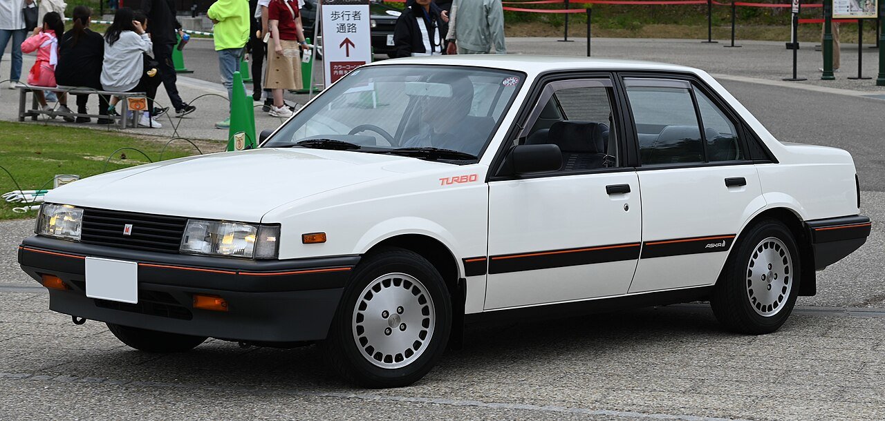Isuzu Aska Седан