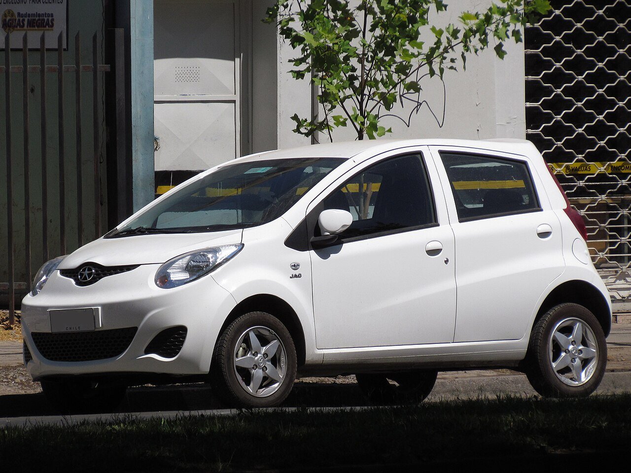 JAC J2 Хэтчбек (5 дв.)