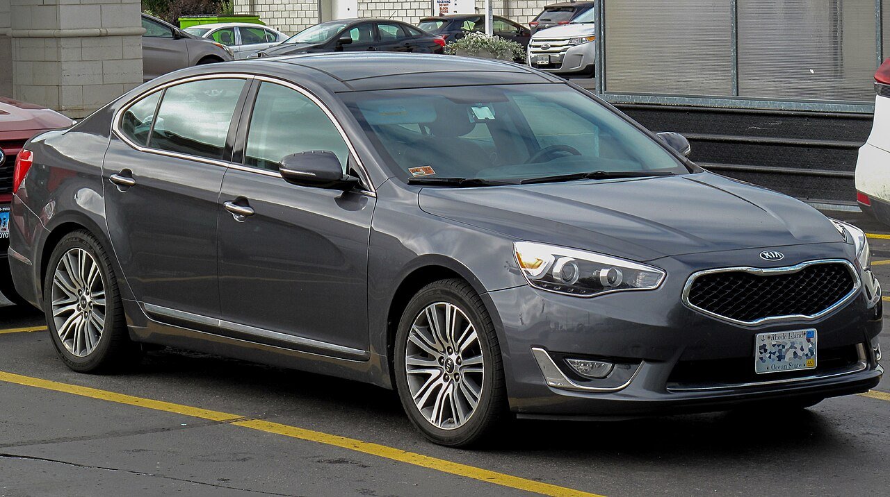 KIA Cadenza Седан