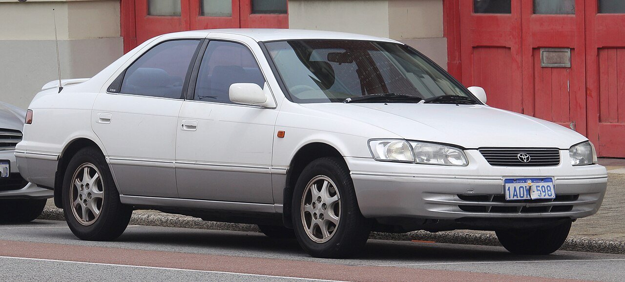 Lexus ES Седан