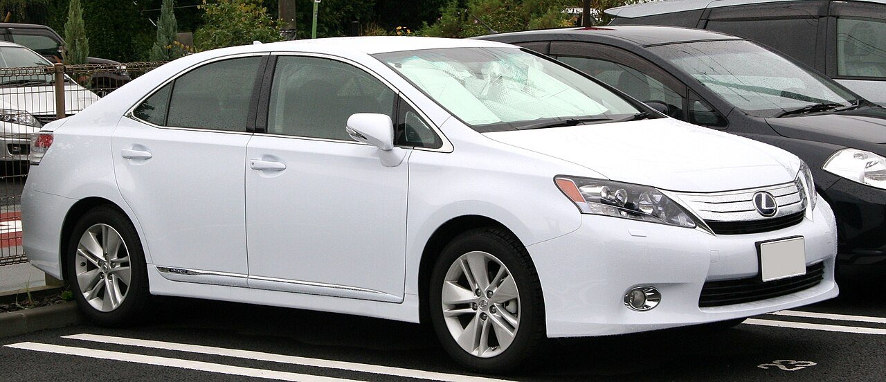 Lexus HS Седан