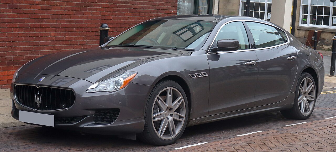 Maserati Quattroporte Седан