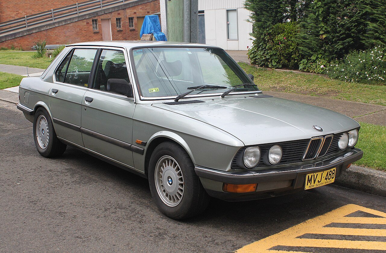 BMW M5 Седан