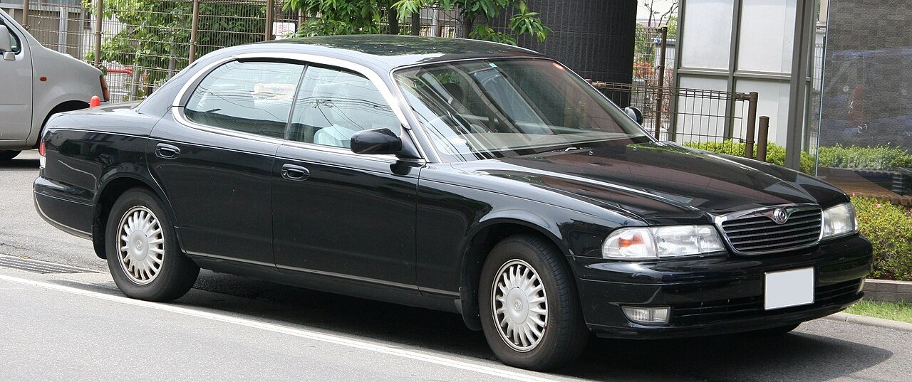 Mazda Sentia Седан