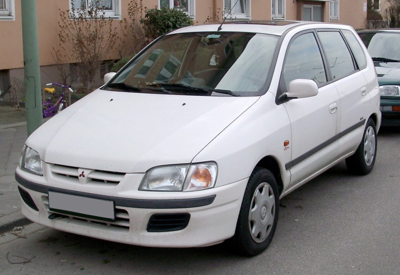 Mitsubishi Space Star Микровэн