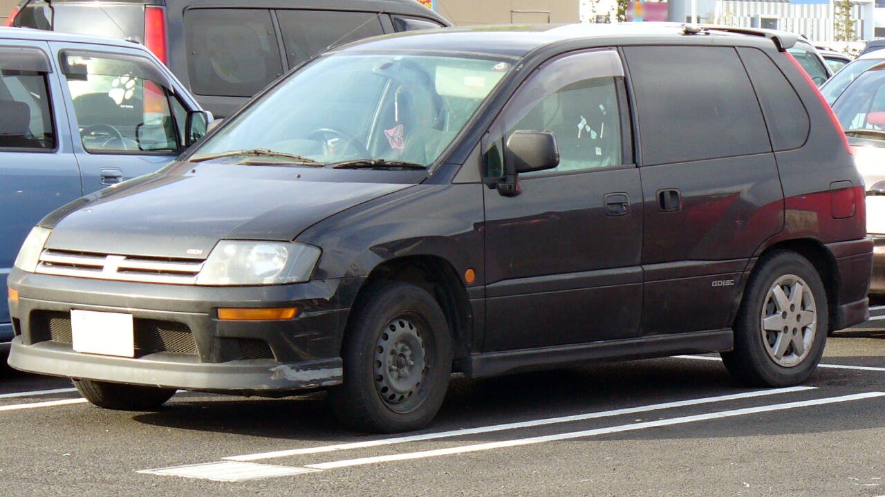 Mitsubishi Space Wagon Микровэн