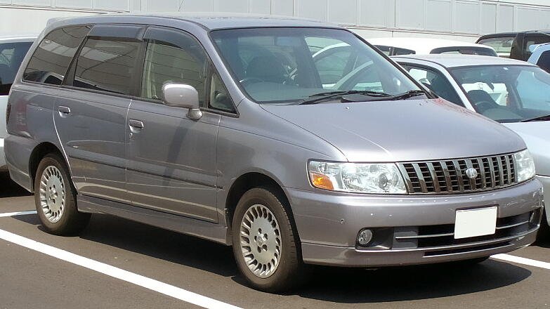 Nissan Bassara Минивэн