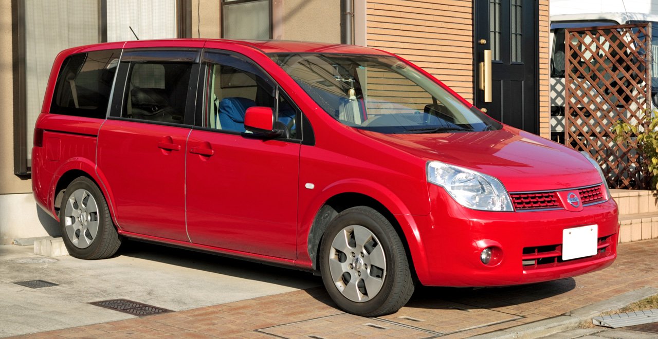 Nissan Lafesta Минивэн