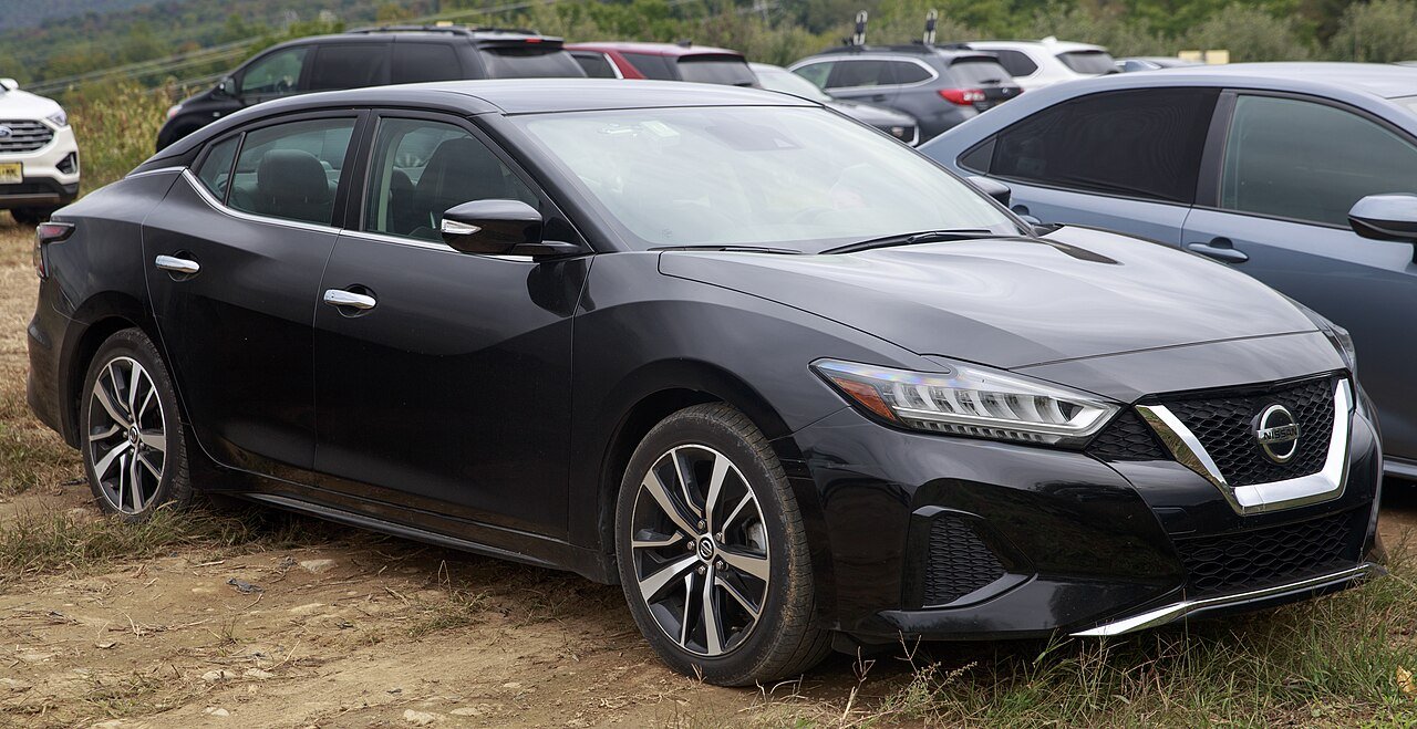 Nissan Maxima Седан