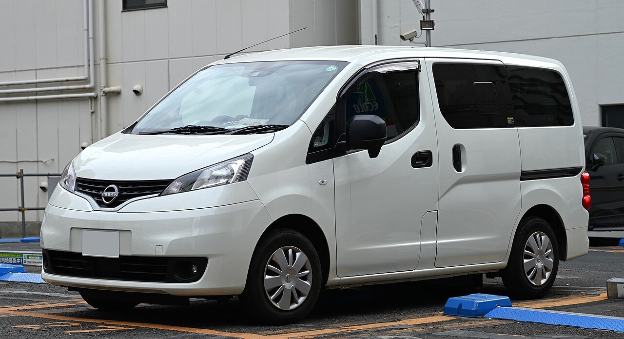 Nissan NV200 Минивэн