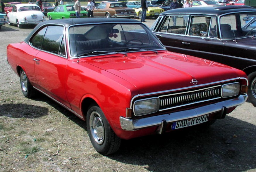 Opel Commodore Седан