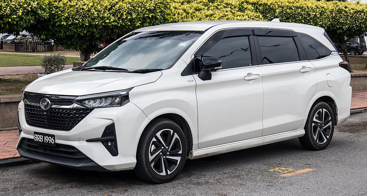 Perodua Alza Микровэн