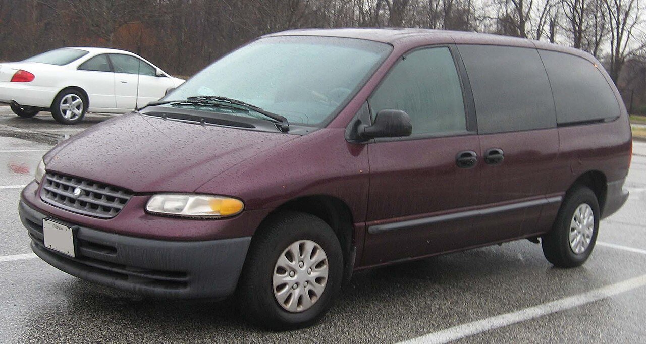 Plymouth Voyager Минивэн