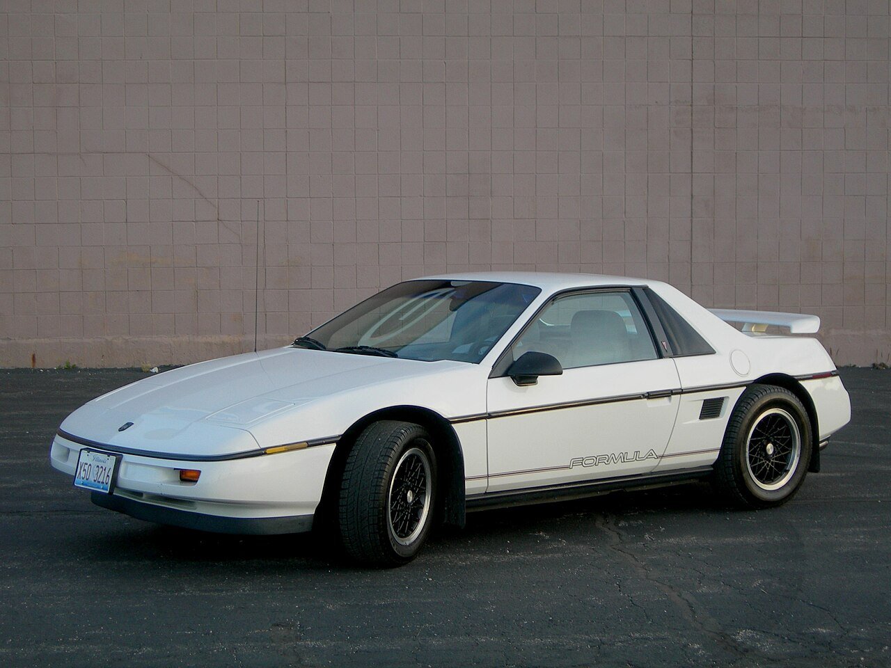 Pontiac Fiero Хэтчбек (3 дв.)